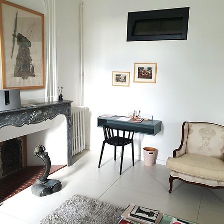 Beautiful Art Lovers Apartment Безье Экстерьер фото